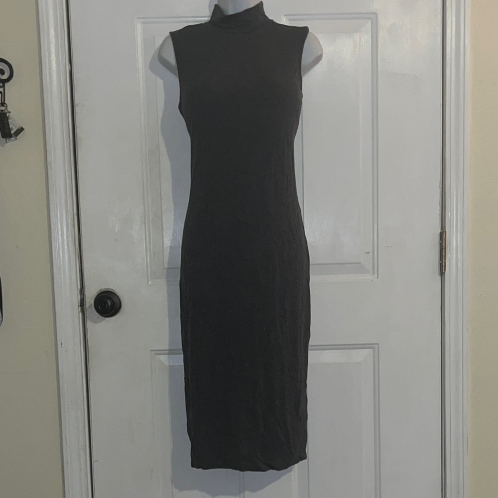 Elegant Grey Sleeveless Dress